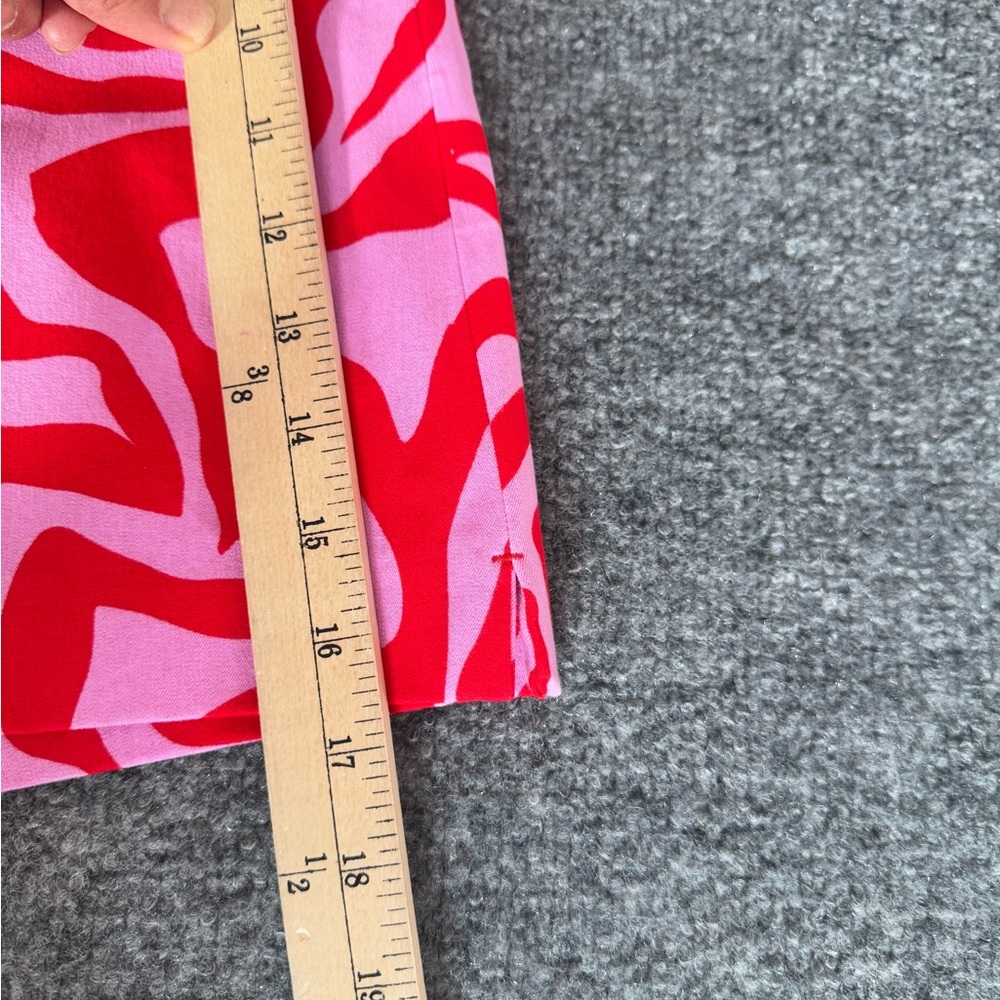 Spanx On The Go size XL True Red pink zebra printed pull on women’s shorts - Picture 10 of 15